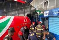 Un bus de la cooperativa Zaracay se estrelló en la Terminal Terrestre de Durán