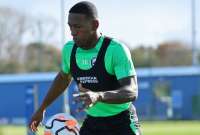 Pervis Estupiñán volvió a los entrenamientos con el Brighton