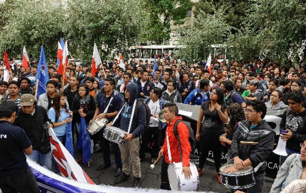 Al momento, los estudiantes a&uacute;n no son recibidos por las autoridades del CES. Foto: &Aacute;lvaro P&eacute;rez / El Tel&eacute;grafo