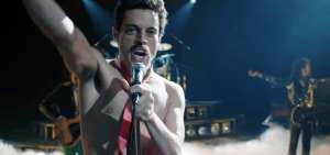 El actor Rami Malek encarna a Freddie Mercury, el fallecido l&iacute;der de la exitosa banda Queen, que hizo historia en el mundo de la m&uacute;sica del rock.