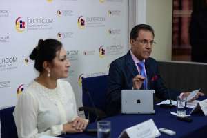 Carlos Ochoa, superintendente de Comunicaci&oacute;n, anunci&oacute; que se remiti&oacute; el cobro a la entidad de control. Foto: Carina Acosta/ EL TEL&Eacute;GRAFO.