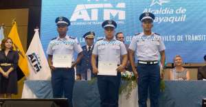 La ceremonia de graduaci&oacute;n de los nuevos agentes de la ATM se desarroll&oacute; en el Centro de Convenciones con la presencia de los familiares.