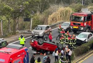 Cuatro personas resultaron heridas tras el accidente ocurrido en el centro de Quito.