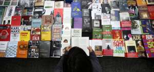 El mercado del libro en Espa&ntilde;a, como en muchos pa&iacute;ses del mundo, ha tenido notables descensos debido a la crisis y el repunte del libro digital.v