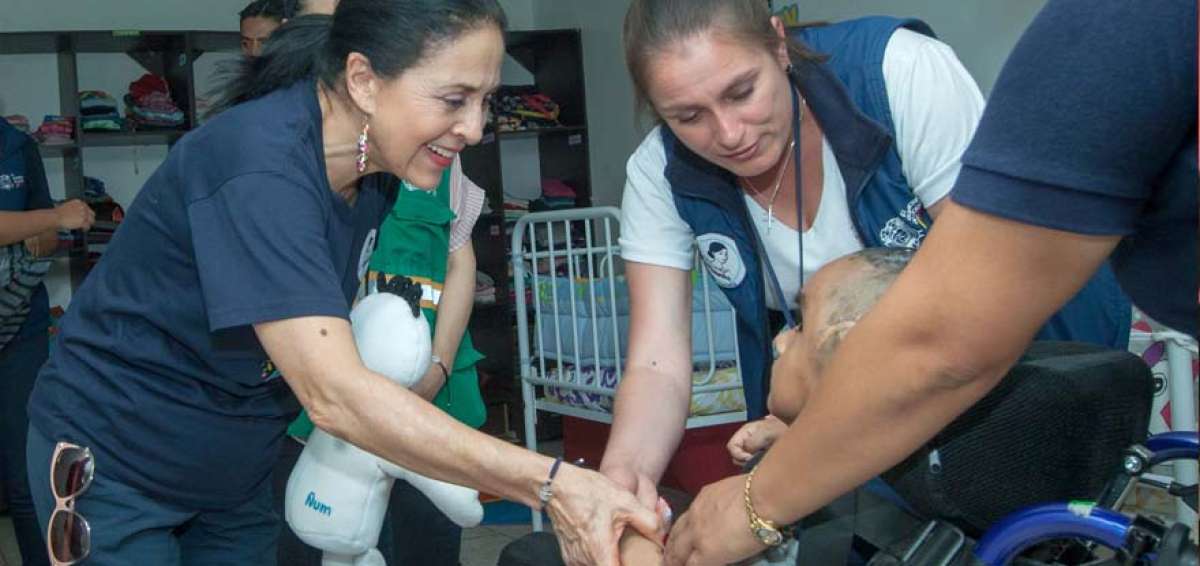 Roc&iacute;o de Moreno tambi&eacute;n visit&oacute; a cerca de 40 ni&ntilde;os, ni&ntilde;as y adolescentes que permanecen en la Casa de Acogida de Macas.