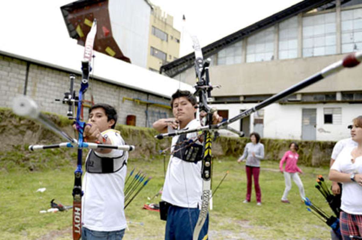 Jos&eacute; &Aacute;lvarez (izquierda) y Kevin Vargas fueron los mejores en el selectivo de Cuenca. Foto: Miguel Jim&eacute;nez | El Tel&eacute;grafo