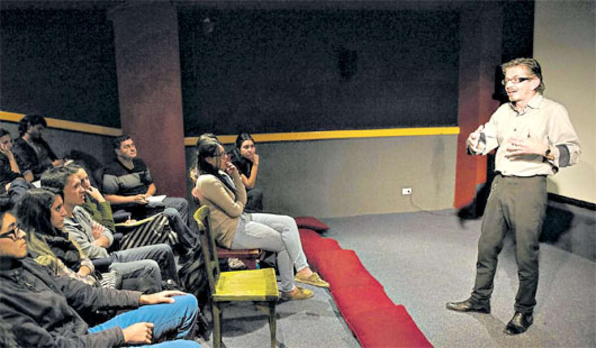 Nombre: Mauricio Salgado Vejarano. Profesion: Urbanista Educaci&oacute;n: Mgs. en Estudios Culturales  y Artes Visuales (Universidad Andina). Experiencia: Recuperaci&oacute;n de la Plaza Grande de Quito