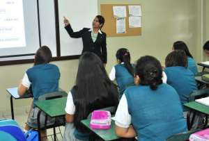 Ministerio de Educación activa clases no presenciales en cinco distritos por prevención