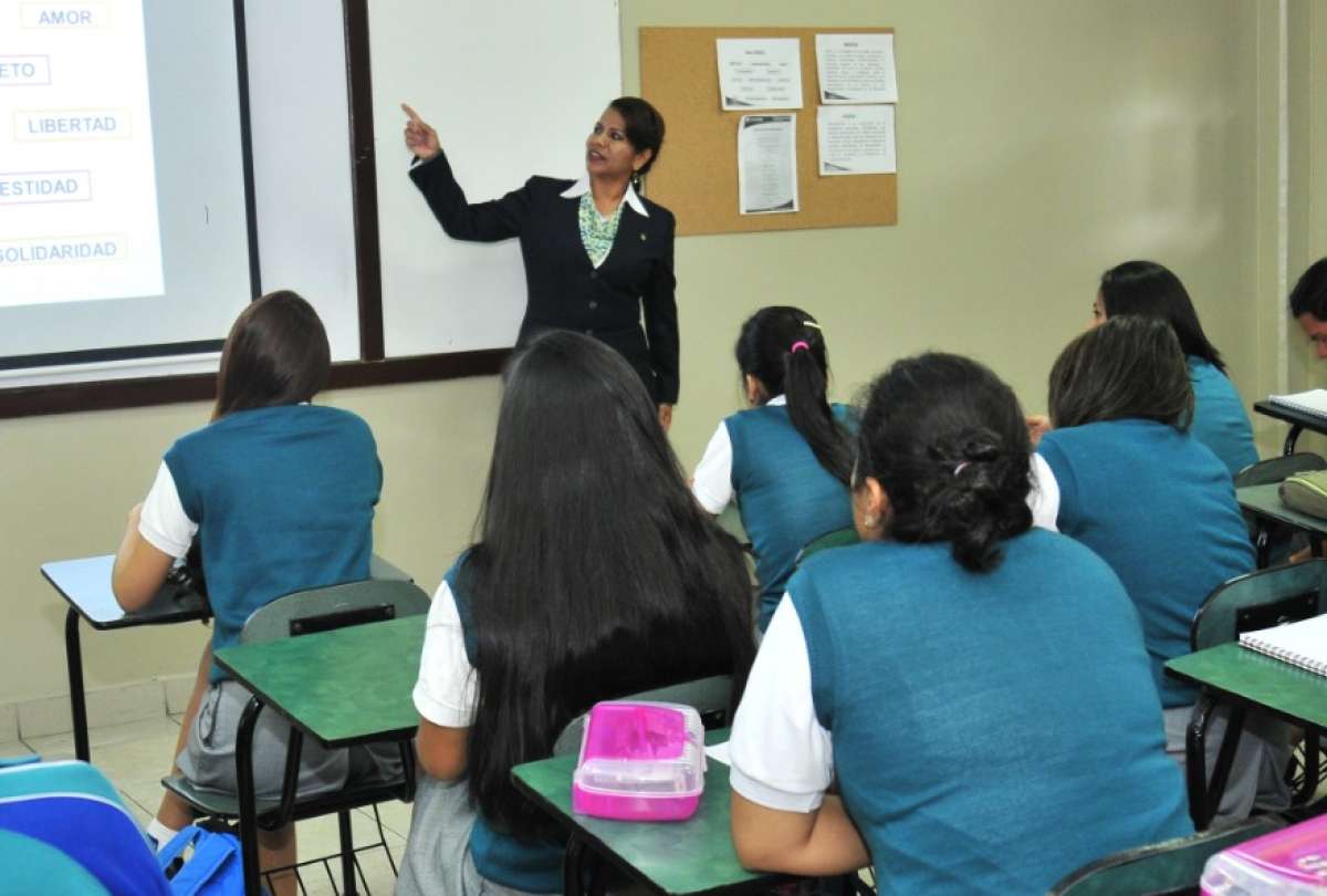 Ministerio de Educación activa clases no presenciales en cinco distritos por prevención
