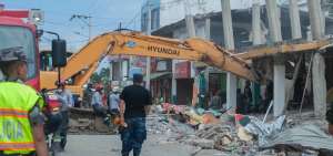 MTOP contin&uacute;a la remoci&oacute;n de escombros en Manab&iacute;