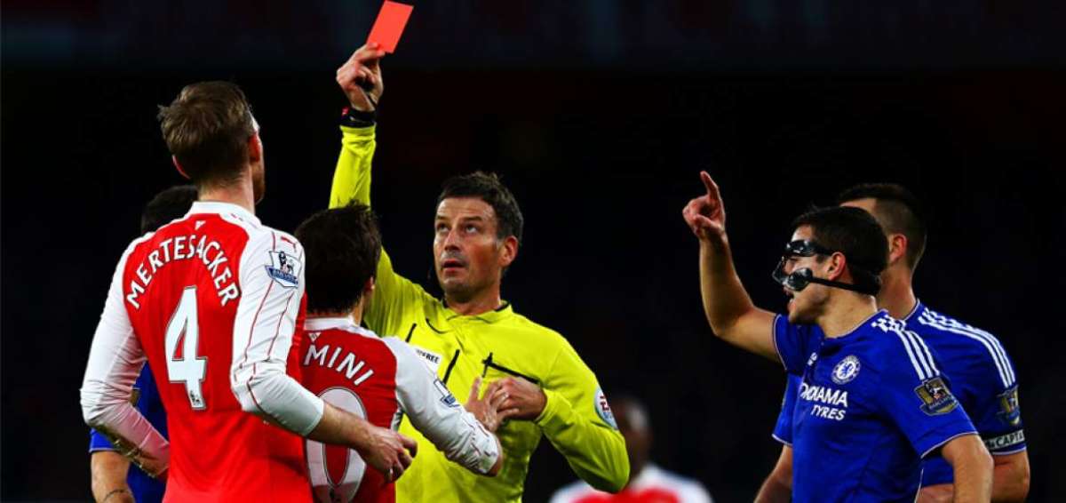 Clattenburg, nacido el 13 de marzo de 1975 e internacional desde 2007, estar&aacute; auxiliado en las bandas por sus compatriotas Simon Beck y Jake Collin.
