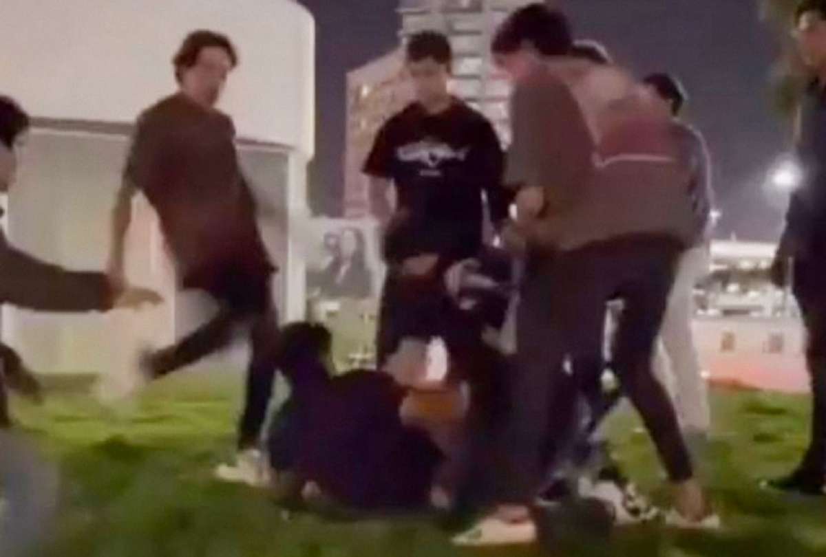 Varios sujetos agredieron a un joven en Puebla, México 