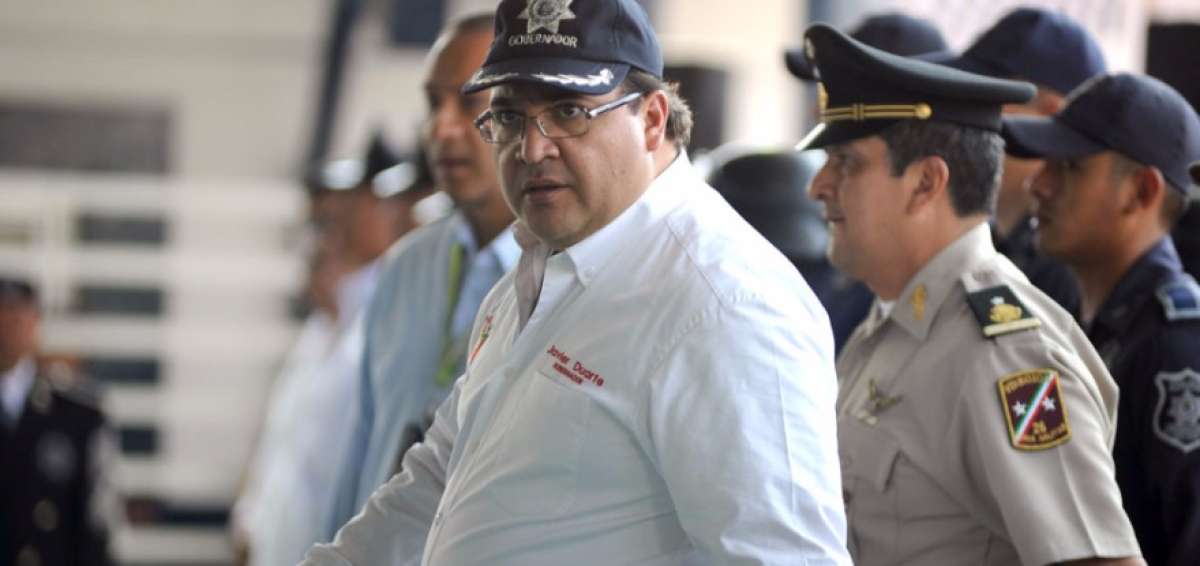 Las autoridades mexicanas mencionan en sus investigaciones que el exgobernador habr&iacute;a desviado 223 millones de pesos a trav&eacute;s de empresas fantasmas. 