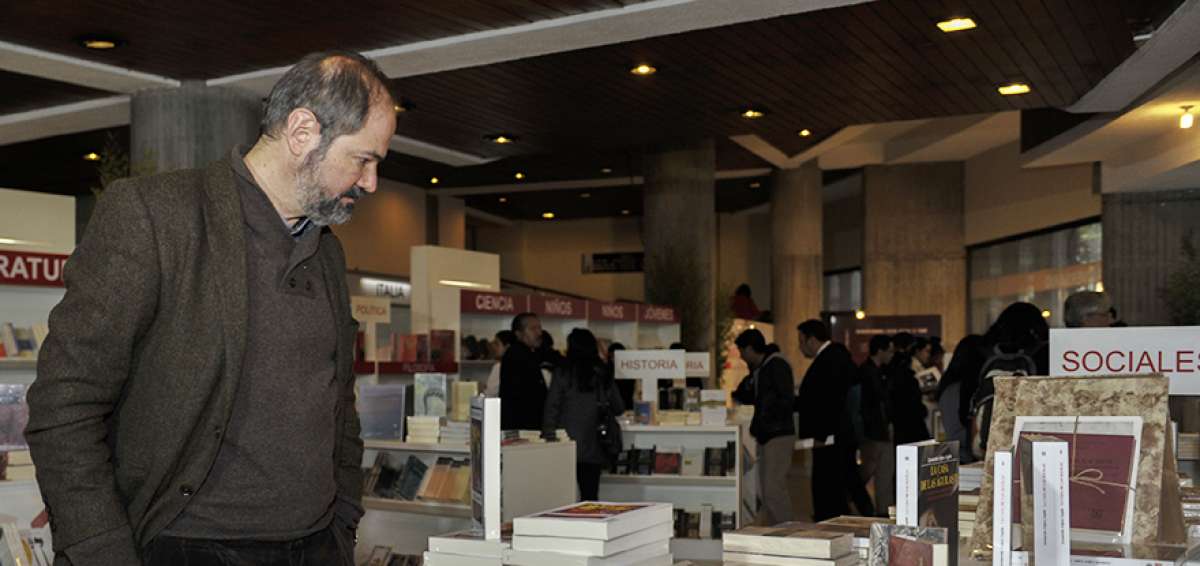 El escritor mexicano Juan Villoro (foto) estuvo en la Feria del Libro de Quito, en 2014, donde particip&oacute; en un homenaje a Miguel Donoso Pareja, su maestro.