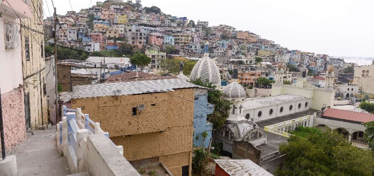 Los emprendedores del cerro donde la pobreza fue cubierta con pintura