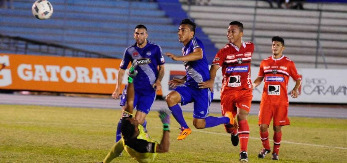 &Aacute;ngel Mena anot&oacute; el &uacute;nico gol del encuentro al minuto 20 del primer tiempo. El atacante se llev&oacute; la marca de tres jugadores y con un toque sutil venci&oacute; al arquero.