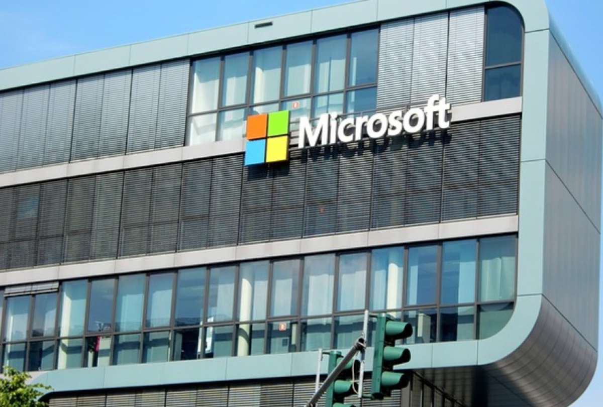 Microsoft sería la última gran empresa tecnológica en anunciar un recorte sustancial de plantilla de trabajadores. 