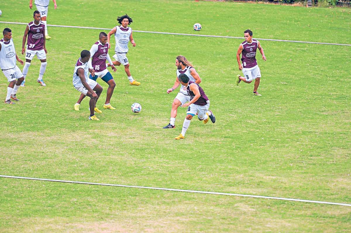 El plantel amarillo se encuentra haciendo trabajos f&iacute;sicos bajo las &oacute;rdenes del preparador Nicol&aacute;s Dos Santos. Foto: Eduardo Escobar / El Tel&eacute;grafo.