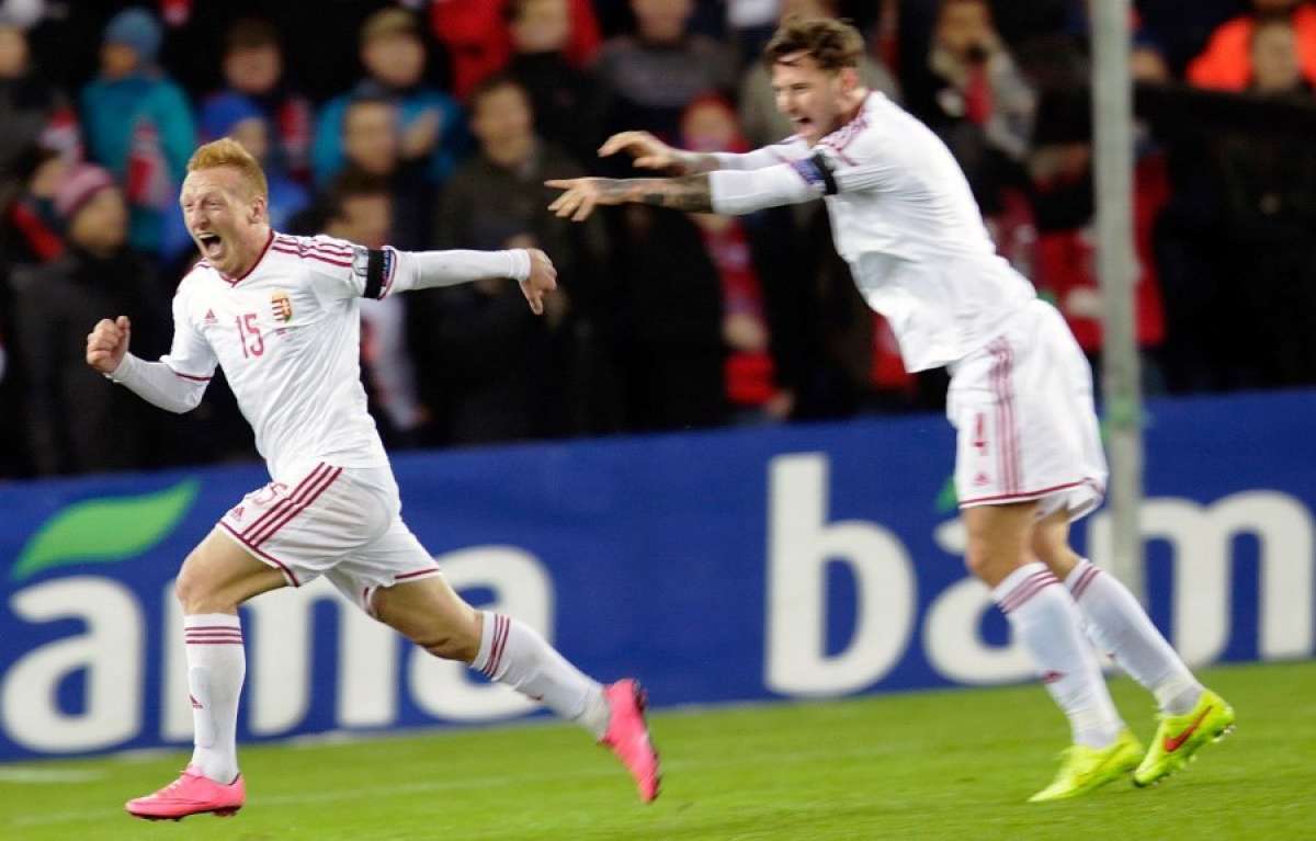 El &uacute;nico gol del partido lo marc&oacute; Laszlo Kleinheisler (i) en el minuto 26. Foto: Agencia AFP