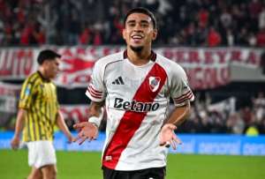 Kendry P&aacute;ez protagoniza curiosa escena con River Plate.
