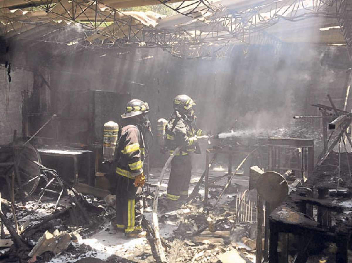Mal almacenamiento produjo incendio en EPN