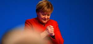 Angela Merkel dio un discurso ante los miembros de su partido reunidos en un congreso en Essen para lanzar su campa&ntilde;a para las legislativas de 2017.