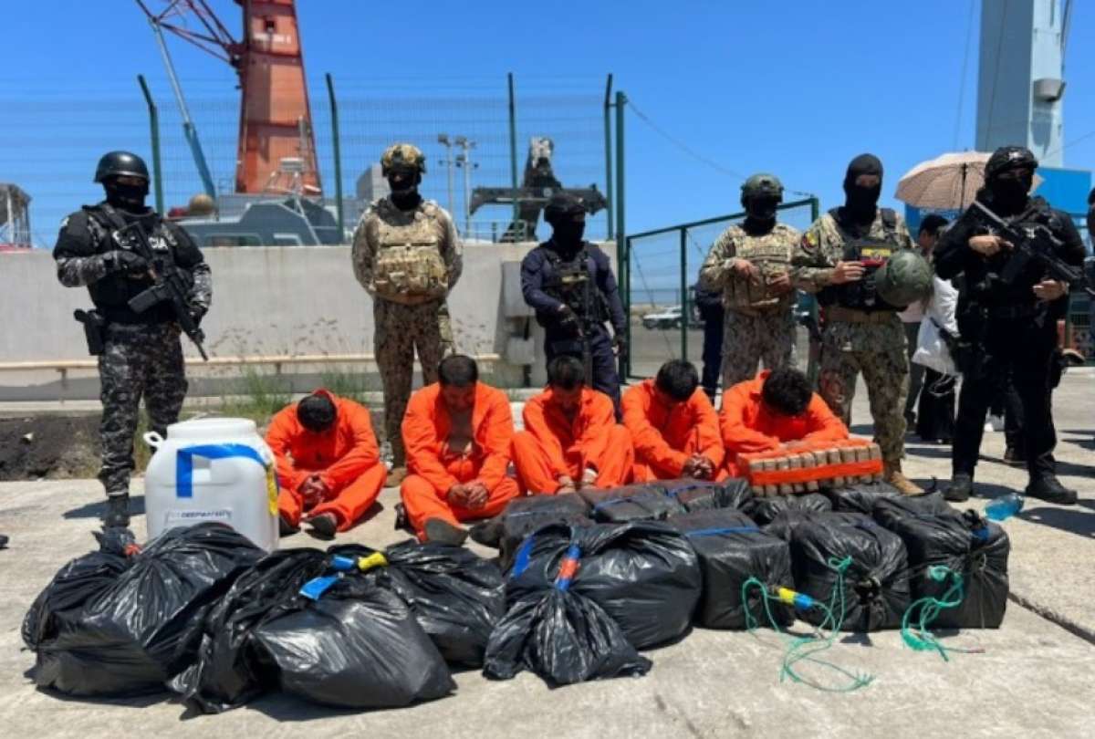 Nuevos golpes al narcotr&aacute;fico: Ecuador y EE. UU. decomisan casi dos toneladas de droga