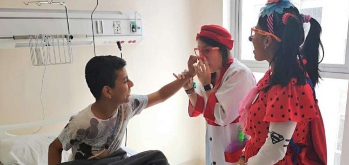 Pacientes del IESS de Los Ceibos son acompa&ntilde;ados por clowns hospitalarios