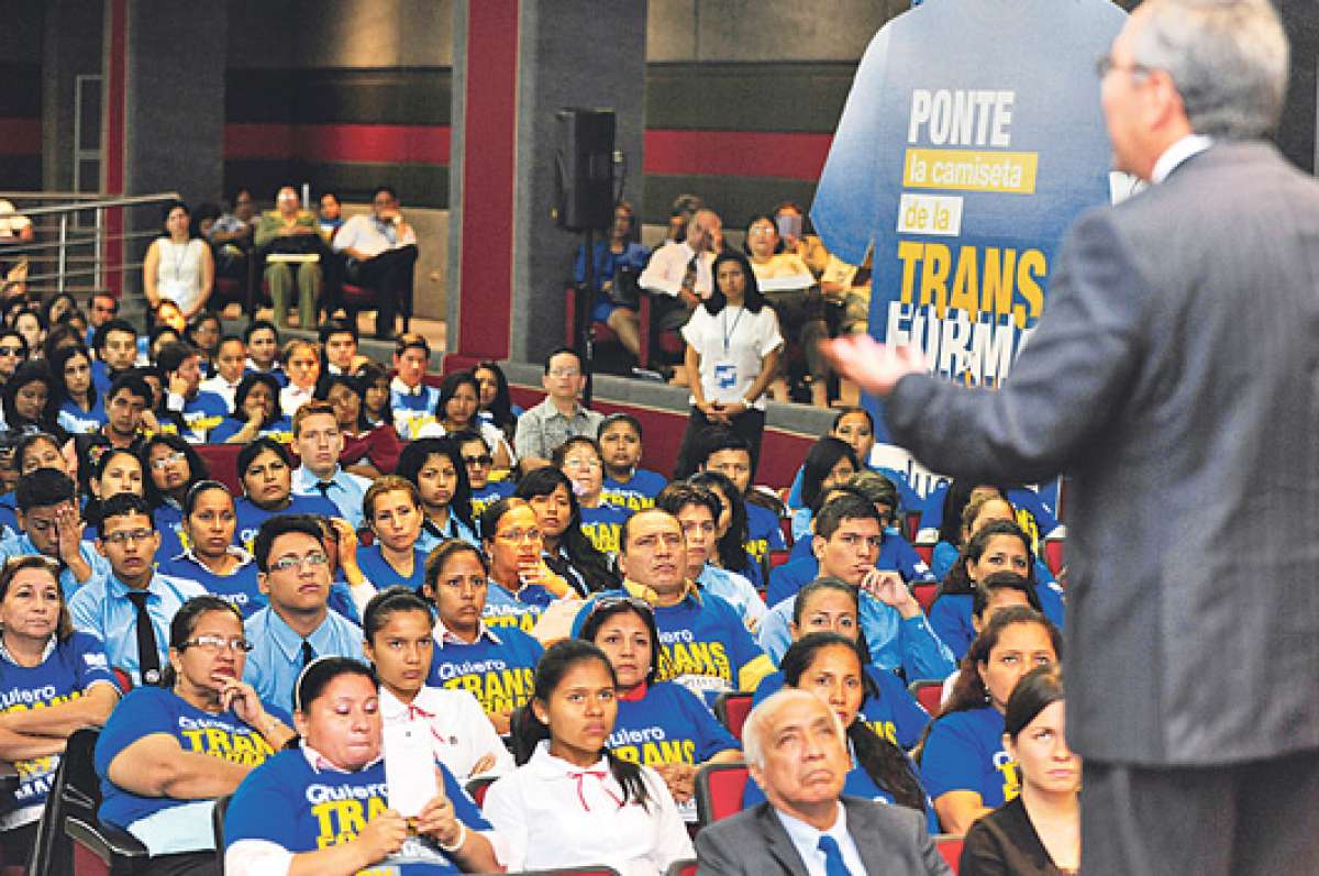 Docentes incorporados al magisterio se comprometieron a seguir prepar&aacute;ndose. El 19 de agosto iniciar&aacute; la capacitaci&oacute;n continua. Foto: Miguel Castro/ El Tel&eacute;grafo