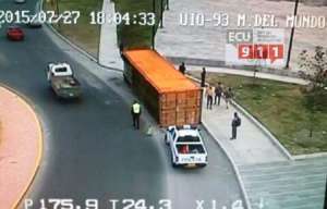 Imagen de las c&aacute;maras del ECU911. En el incidente no se registraron heridos. Foto: Cortes&iacute;a