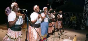 Los c&aacute;nticos son interpretados por los miembros de Rescate Cultural, el &uacute;ltimo grupo de arrulleros de la parroquia rural de Lagarto.
