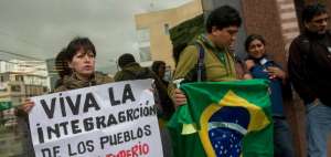El grupo entreg&oacute; un manifiesto en la embajada de Brasil en la capital ecuatoriana. 