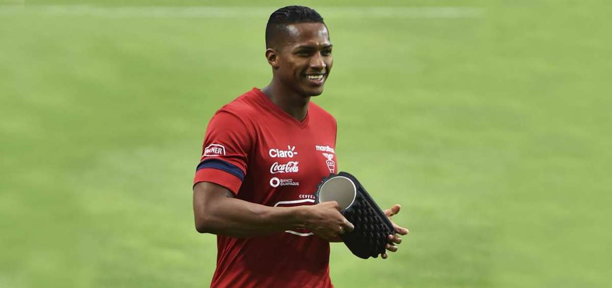 'To&ntilde;o' y 'Jeff' se divierten antes de enfrentar a Hait&iacute;