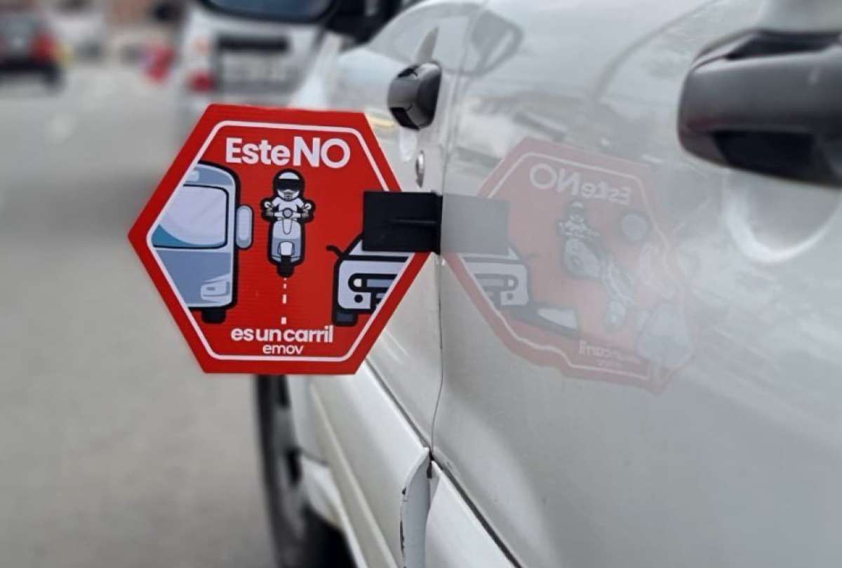 La campaña “Este NO es un carril” inició el miércoles, 10 de mayo de 2023 con el respaldo de la sociedad civil y conductores de empresas de transporte público y privado.