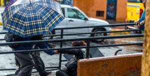 Una fuerte lluvia cay&oacute; esta tarde en Quito. Foto: John Guevara / EL TEL&Eacute;GRAFO