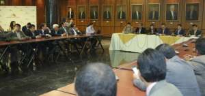 La Asamblea Nacional recibe a representantes de la Fedotaxis para dialogar sobre las reformas a la Ley de Tr&aacute;nsito.