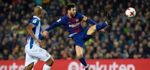 El argentino Lionel Messi (der.) marc&oacute; el segundo gol en el triunfo del FC Barcelona el jueves pasado ante el Espanyol.