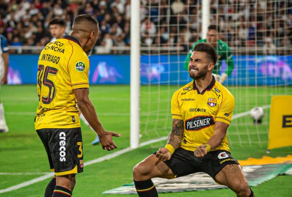 Barcelona arranca de local ante Cruzeiro