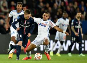Marco Verratti (i.) jug&oacute; el pasado fin de semana con el PSG, pero recay&oacute; en su dolencia en el aductor por lo que no jugar&aacute; con Italia. Foto: AFP