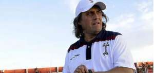 Hoyos gan&oacute; a los otros 2 postulantes: los bolivianos Eduardo Villegas y Mauricio Soria.