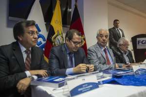El Fiscal General (centro) present&oacute; el plan junto con autoridades del Ministerio Coordinador de Seguridad, el Ministerio del Interior y la Defensor&iacute;a P&uacute;blica Penal. Foto: Fernando Sandoval / EL TEL&Eacute;GRAFO 