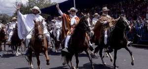 Los jinetes que montaron los caballlos de paso de Per&uacute; eran ecuatorianos y peruanos que aman este arte.