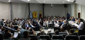 Este ser&aacute; el tercer Congreso Ordinario que dirigir&aacute; el presidente de la Ecuaf&uacute;tbol, Carlos Villac&iacute;s. Ayer el 80% de los dirigentes neg&oacute; el ingreso a la prensa.