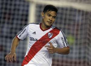 El delantero colombiano lleva 2 goles en el actual torneo argentino. Foto: AFP