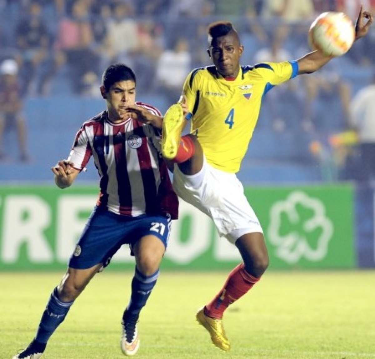Con un cabezazo y un cobro de tiro libre, ambas jugadas en el segundo tiempo, Paraguay pudo igualar a la &lsquo;Tri&rsquo; Sub-17, que a los 9 minutos ya ganaba con 2 goles de Andy Casquete. Foto: AFP