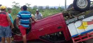 Dos personas mueren en accidente de tr&aacute;nsito en Tosagua