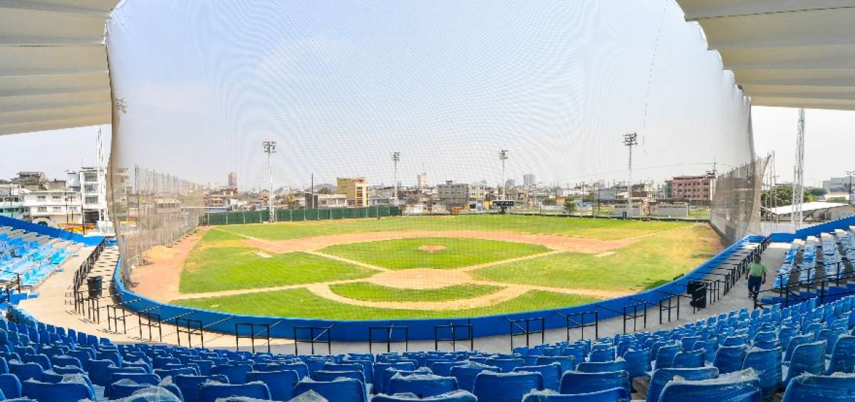 La obra consta de una plaza p&uacute;blica, cancha de f&uacute;tbol, pista de skate, pista de trote, juegos infantiles y cancha multiusos.