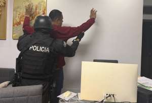 El alcalde de Esmeraldas, Vicko Villac&iacute;s, fue detenido en Las Palmas.