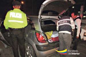 Las revisiones por parte de los uniformados a conductores y veh&iacute;culos ser&aacute;n constantes, dijeron las autoridades. Foto: Cortes&iacute;a