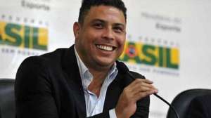 Ronaldo afirma que recuperaci&oacute;n de Adriano es una "cuesti&oacute;n de vida"